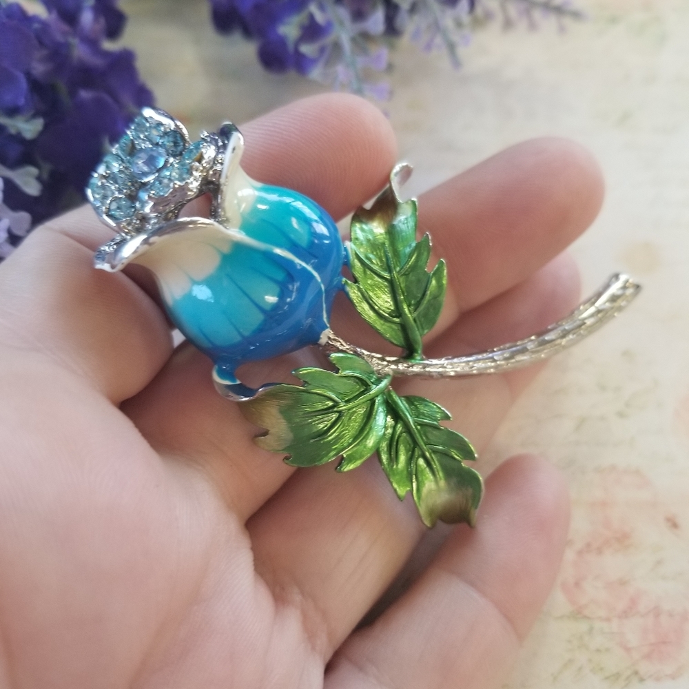 Extravagant VTG Blue Rose Brooch - Picture 2 of 8